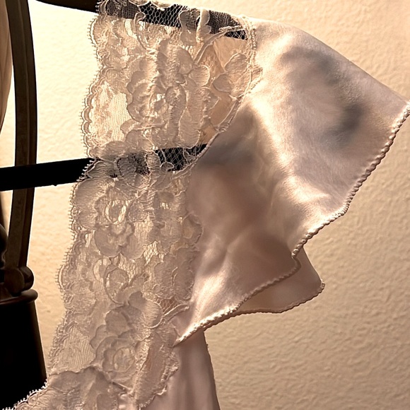 Christian Dior Soft Ruffle Silky Nightgown - Picture 4 of 13